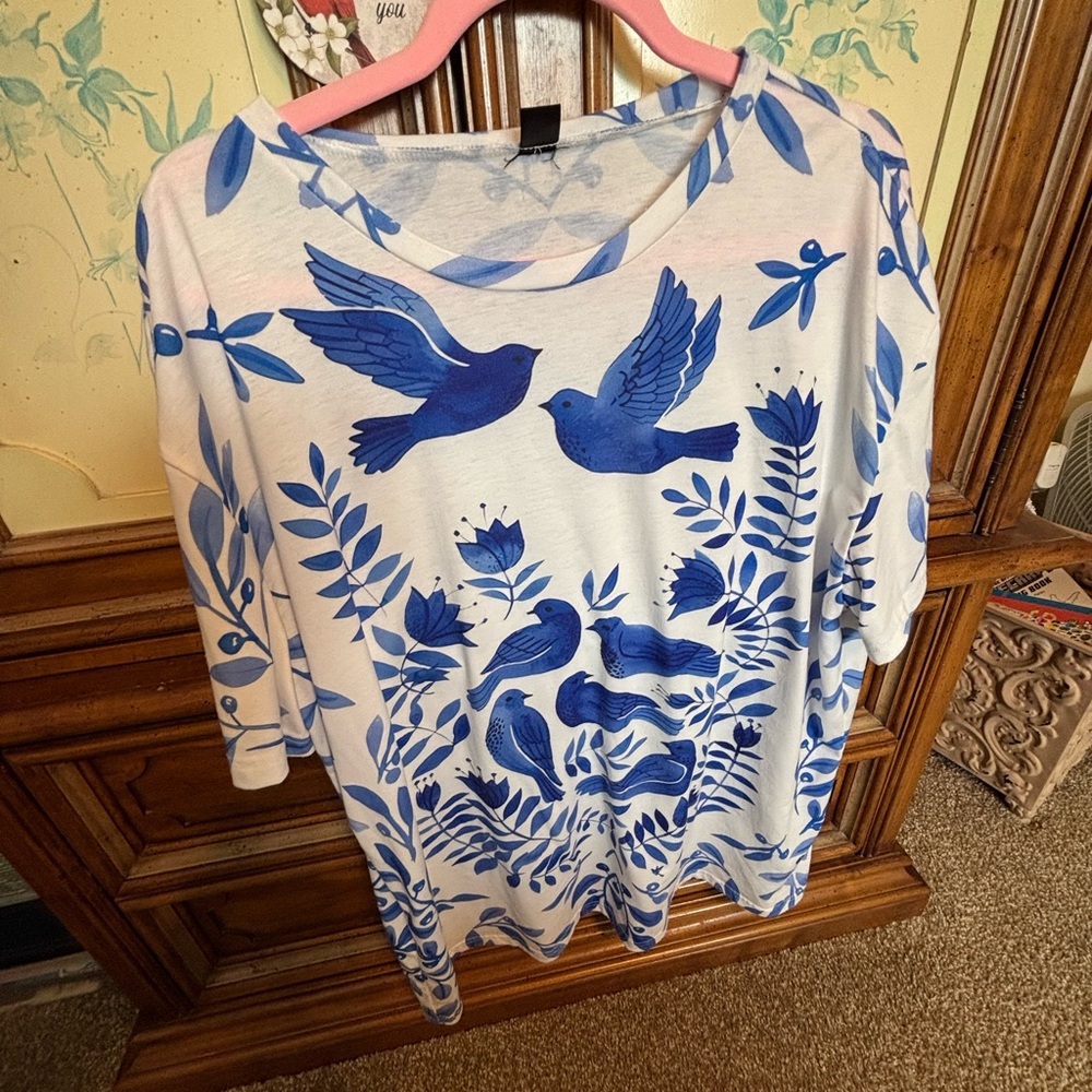 Says size 4x more like 2x to me. Love the patternn